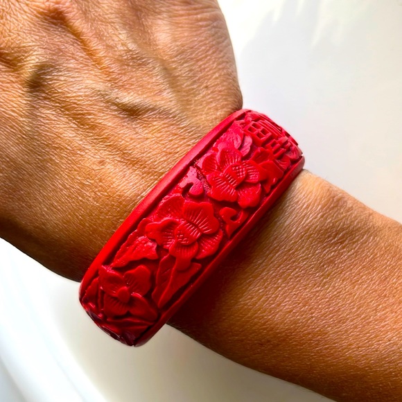 Vintage Jewelry - Vintage red bangle